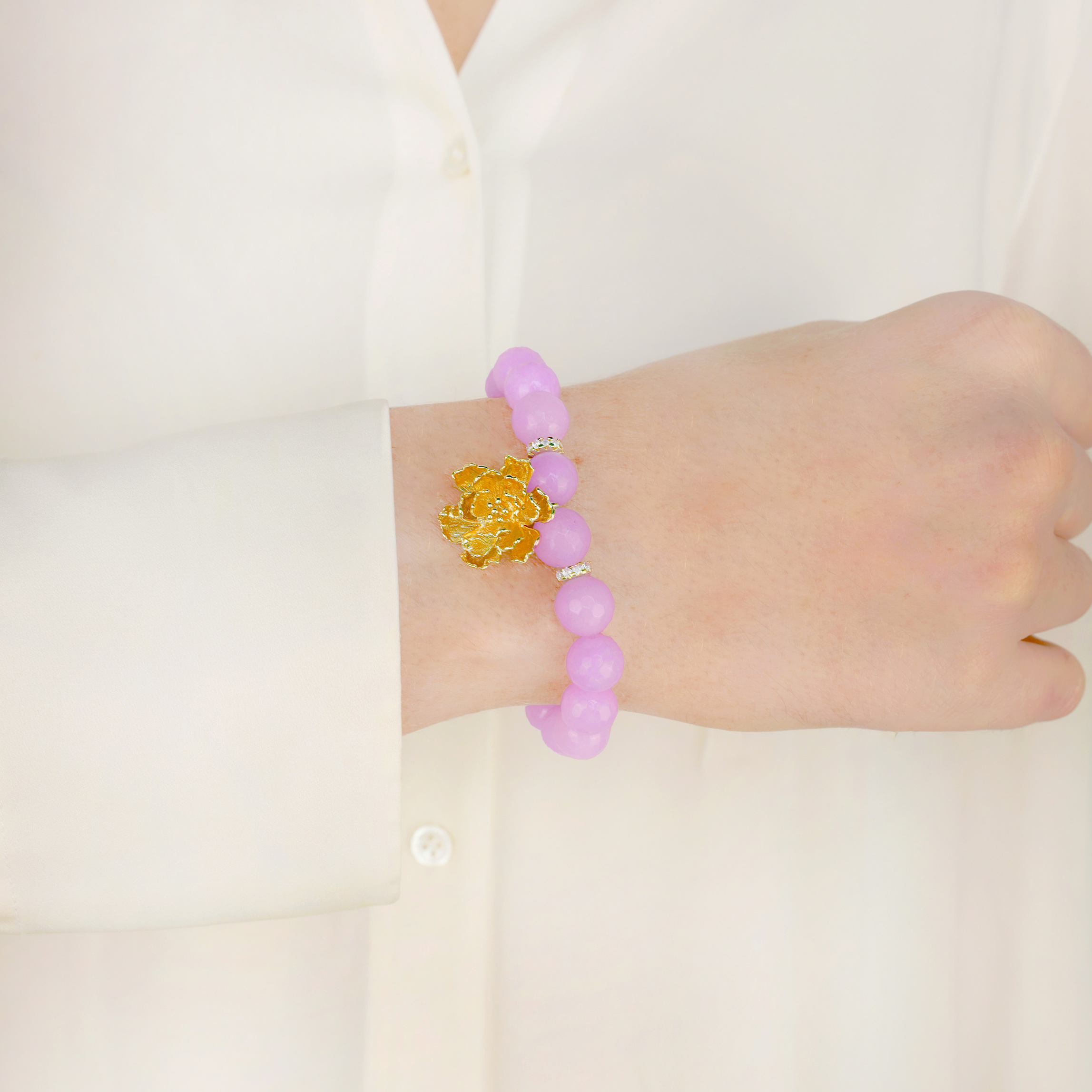a person wearing a bracelet